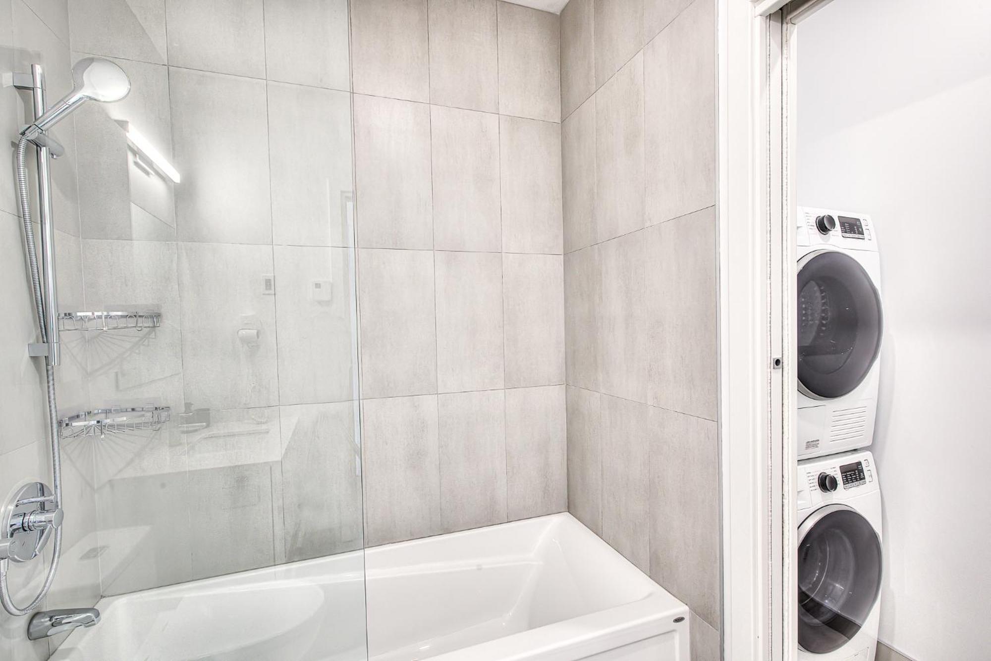 Beautiful & New! Renovated For Your Style Comfort Appartement Montréal Buitenkant foto