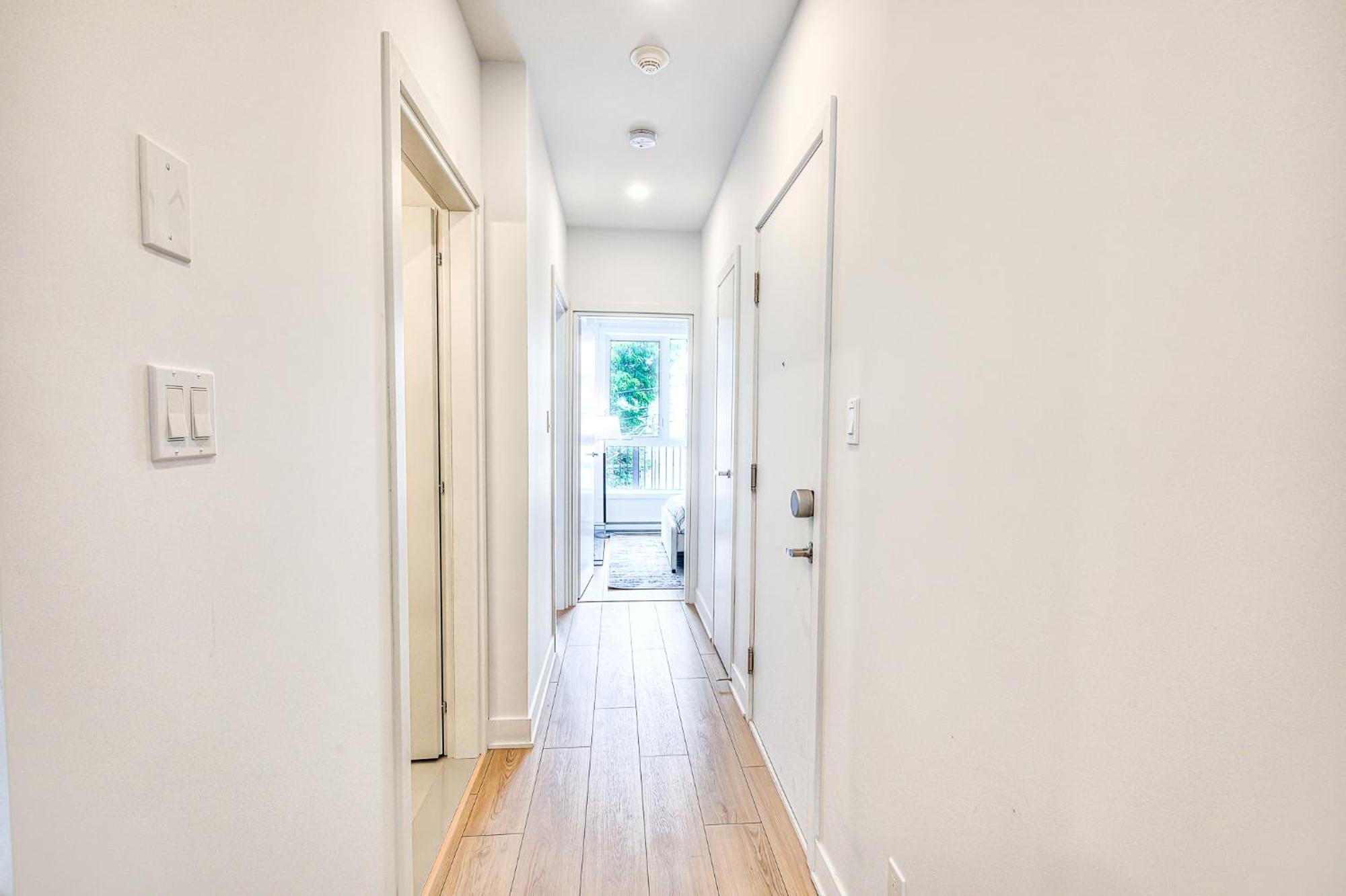 Beautiful & New! Renovated For Your Style Comfort Appartement Montréal Buitenkant foto